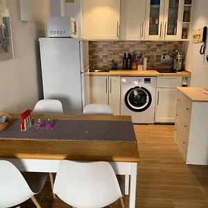  Appartement Cosy In L Escala, 7 Mins Walk To The Closest Beach, Riells